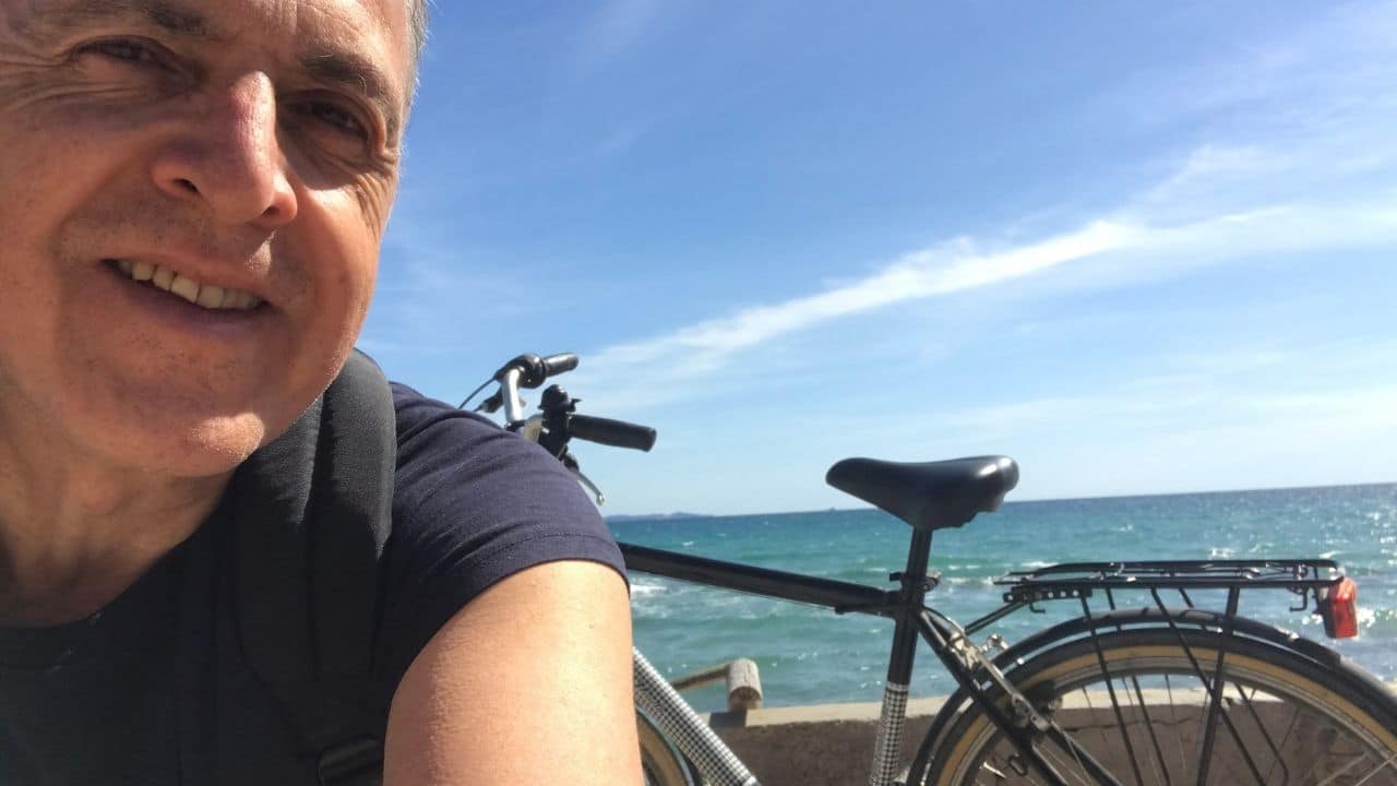 podcast in Spanish. Ride on my bike.